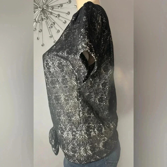 Marc by Marc Jacobs Women’s Black Floral Lace Top with Bow - Picture 4 of 12